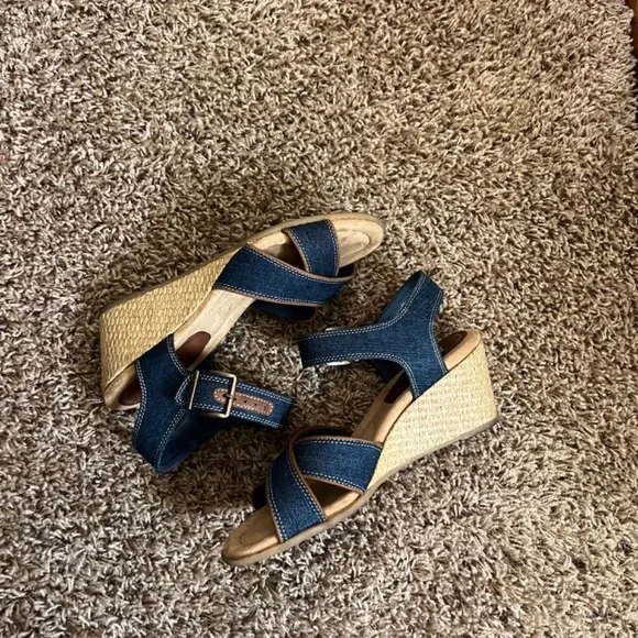 Clark: Denim Wedge Sandals with Ankle Strap – Size 7 - Picture 5 of 8